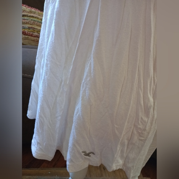 Hollister t shirt - Picture 3 of 6